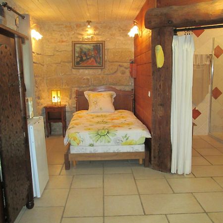 Le Mas Vieux Graveson Room photo