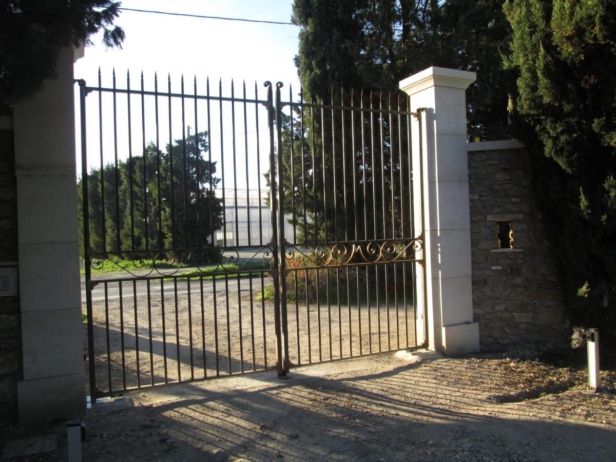 Le Mas Vieux Graveson Exterior photo