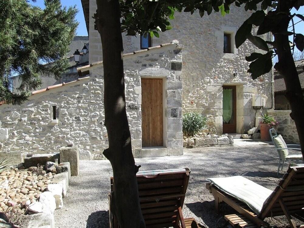 Le Mas Vieux Graveson Exterior photo