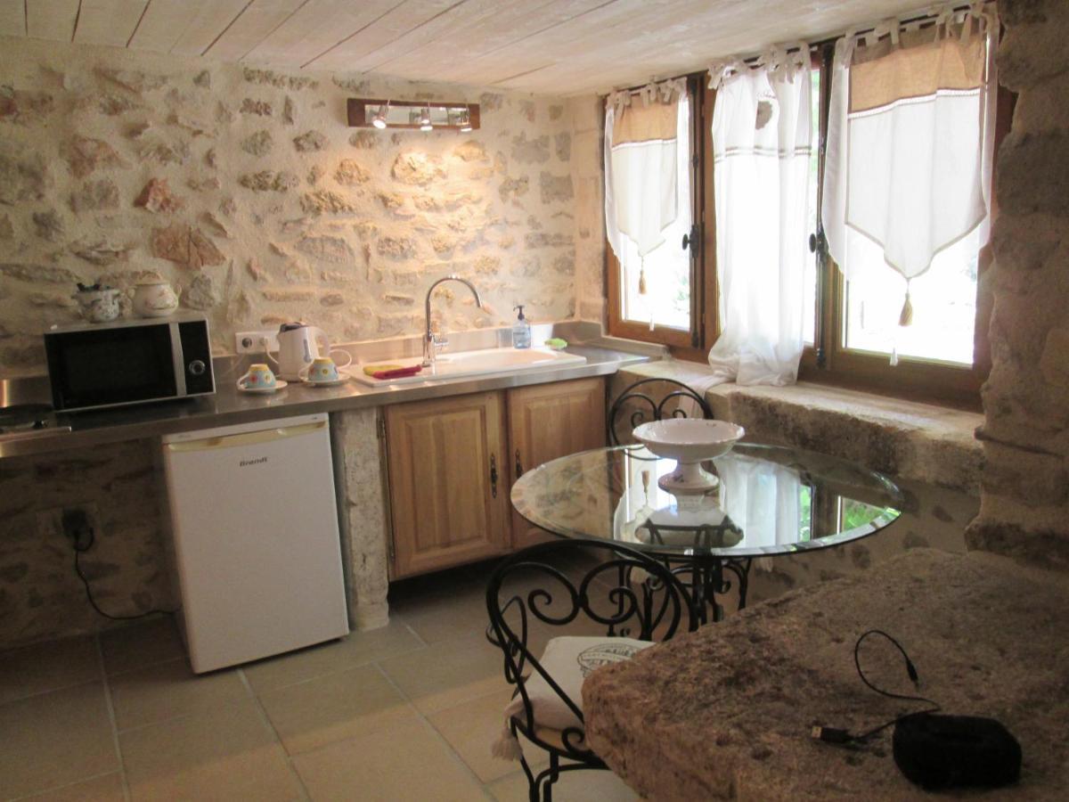 Le Mas Vieux Graveson Room photo